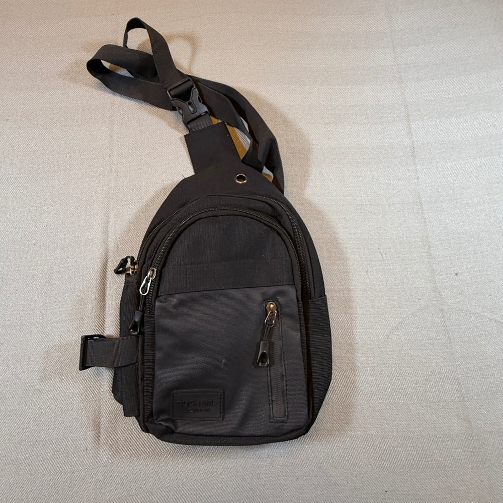 Duchamp London Mens Black Crossbody Sling Bag Tech Fabric Padded Mesh Back 2251